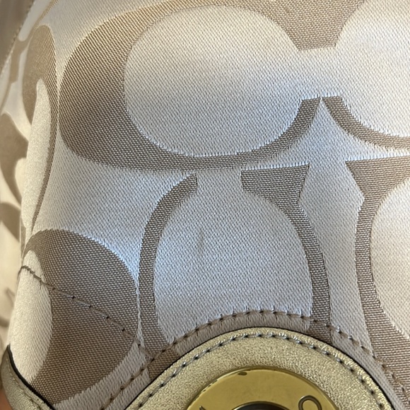 Coach Signature Beach Tote Bag - Picture 4 of 7